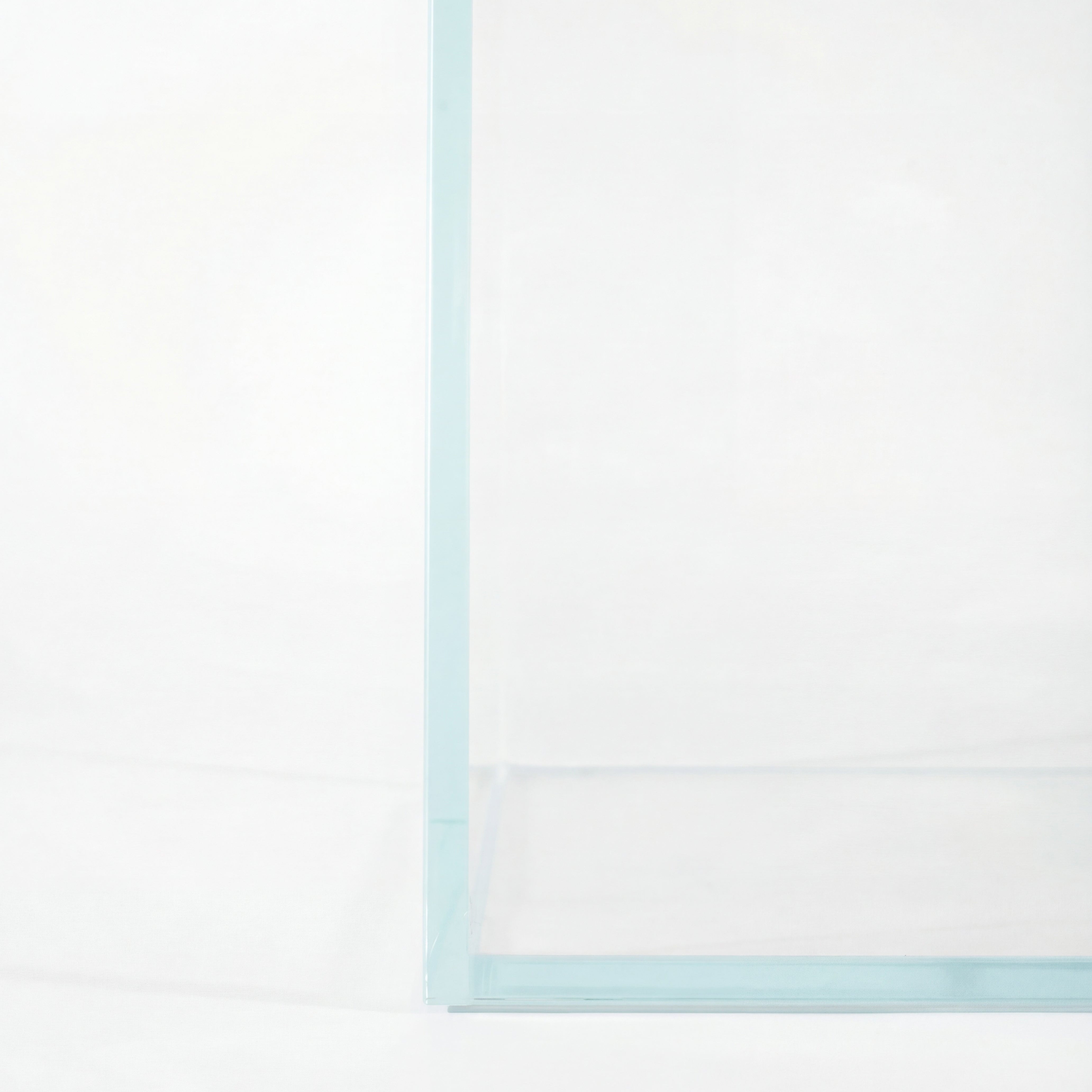 ultra clear opti white aquarium glass tank 45 cm macro shot of corner