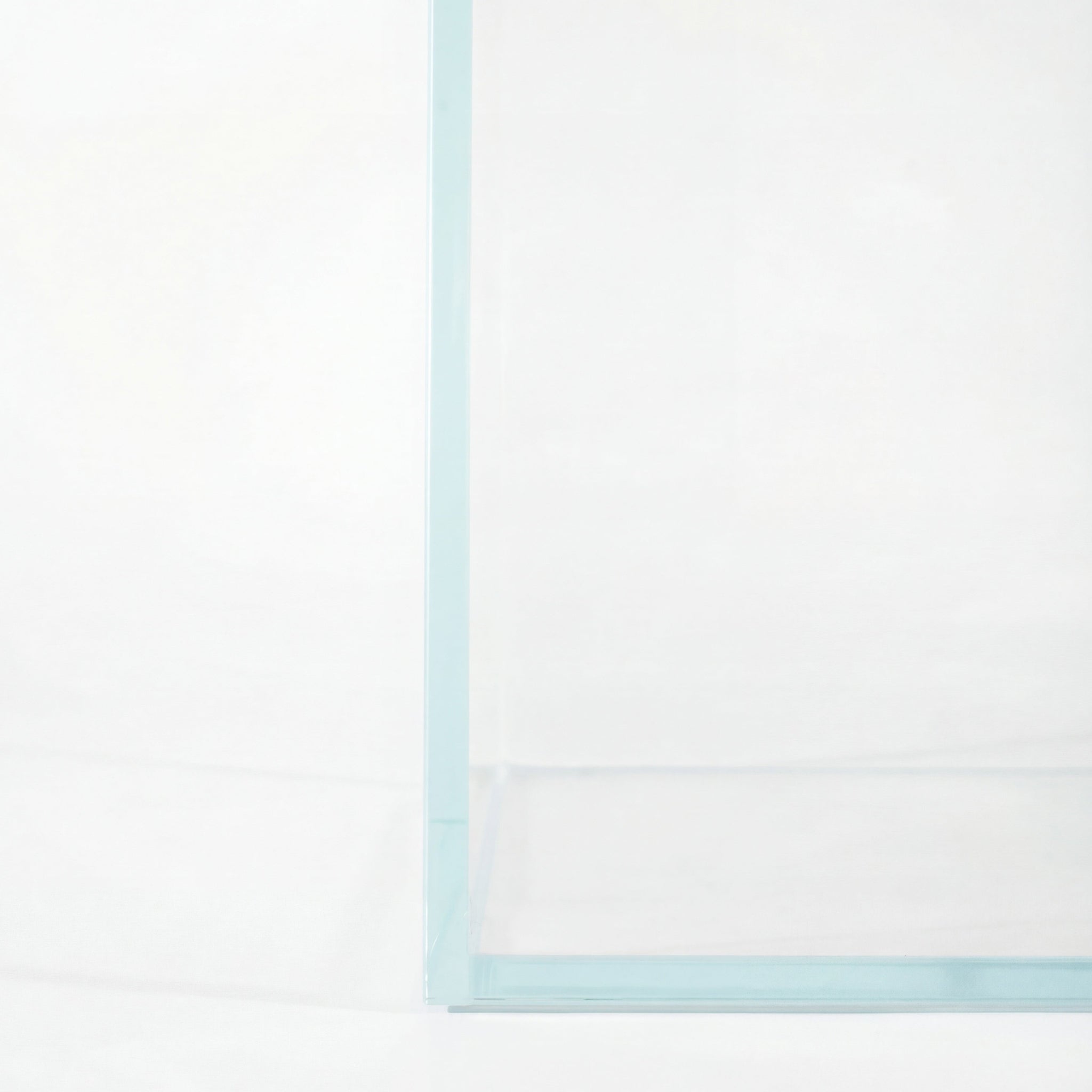 ultra clear opti white aquarium glass tank 45 cm cloudaqua macro shot of corner 